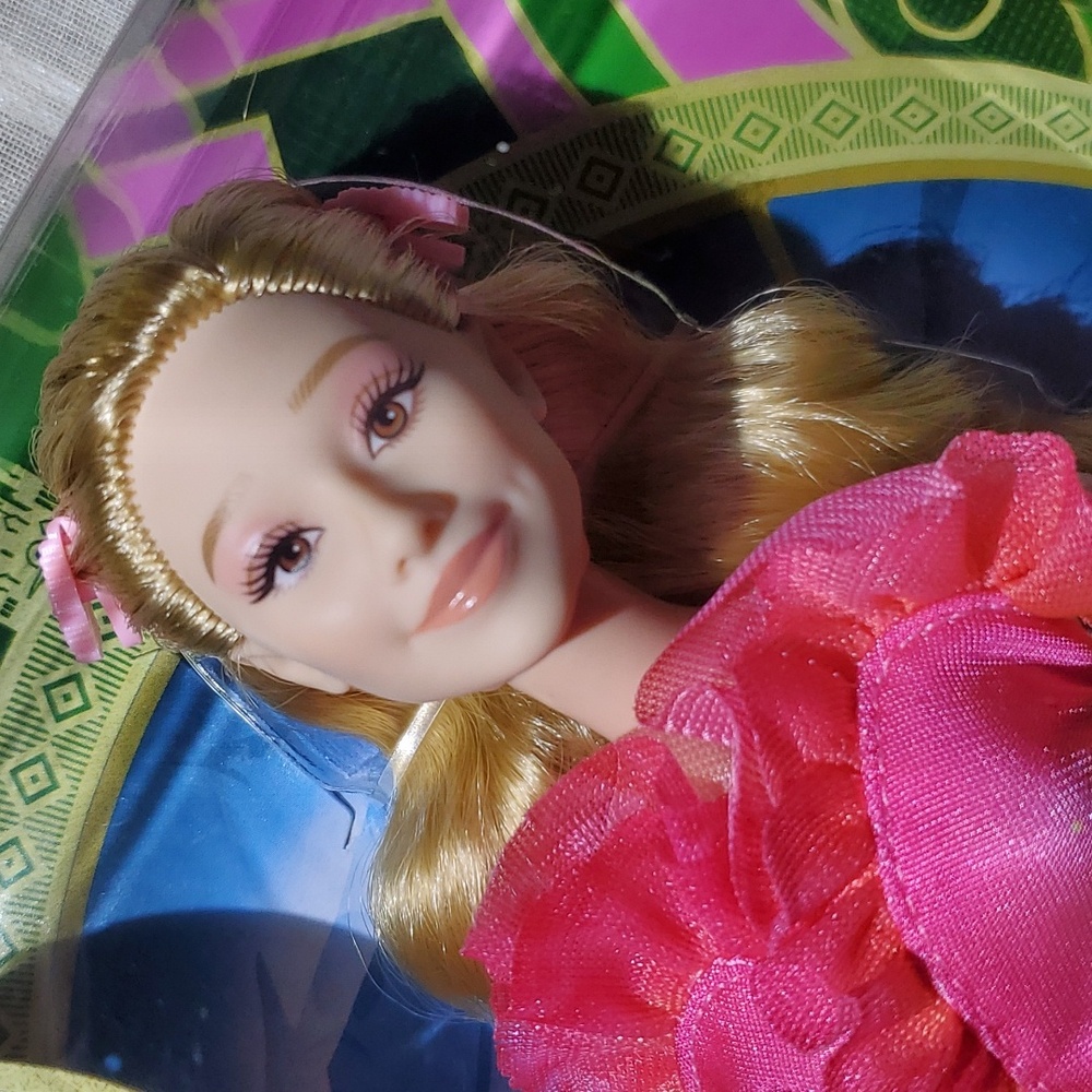 Glinda Doll‎ from Wicked - Picture 3 of 14